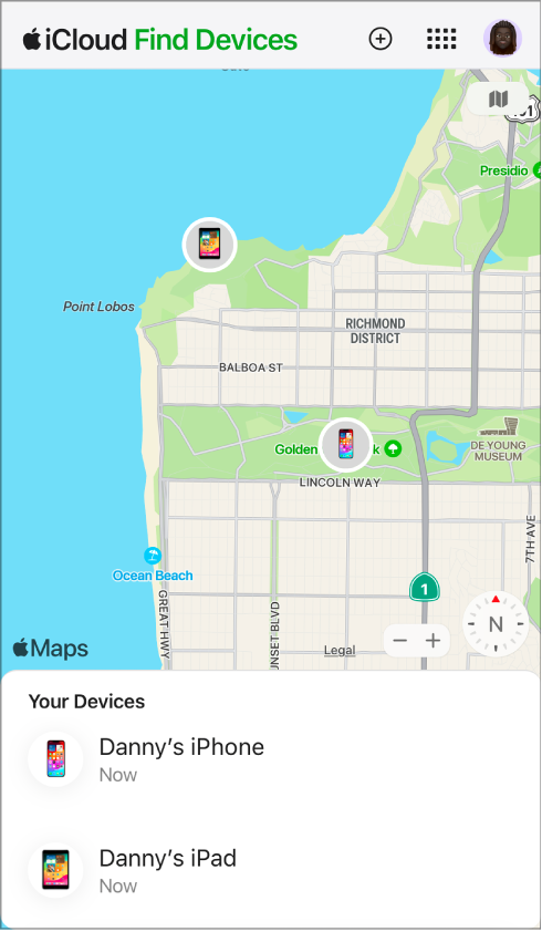 iCloud.com 기기 찾기가 iPhone의 Safari에서 열려 있습니다. iPad의 위치가 샌프란시스코 지도에 표시되어 있습니다. 대니의 iPad는 온라인 상태이고 초록색 점으로 표시되어 있습니다. 대니의 MacBook Pro는 오프라인 상태이고 회색 점으로 표시되어 있습니다.