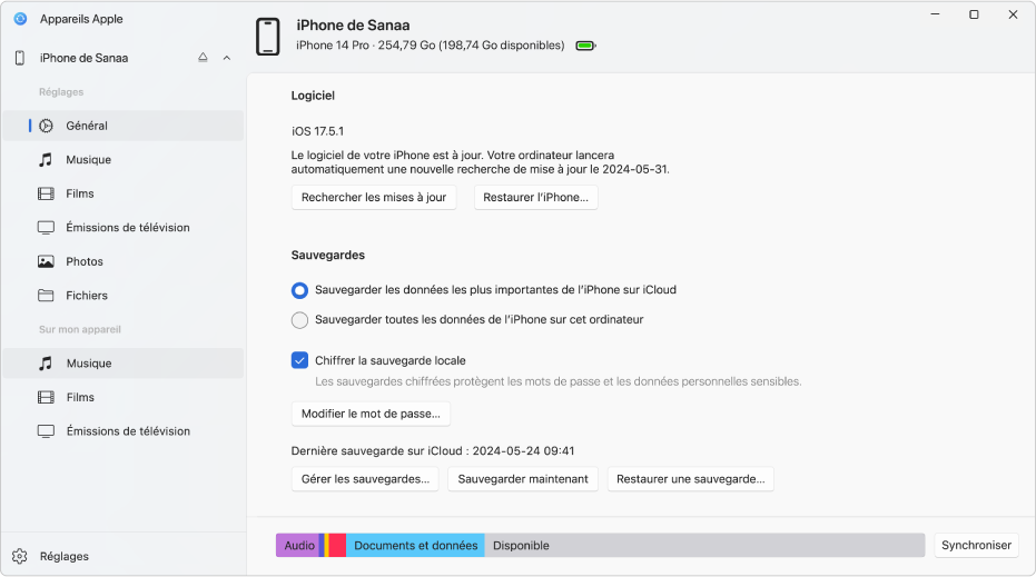 La fenêtre principale de l’app Appareils Apple qui affiche les logiciels, les sauvegardes et d’autres options.