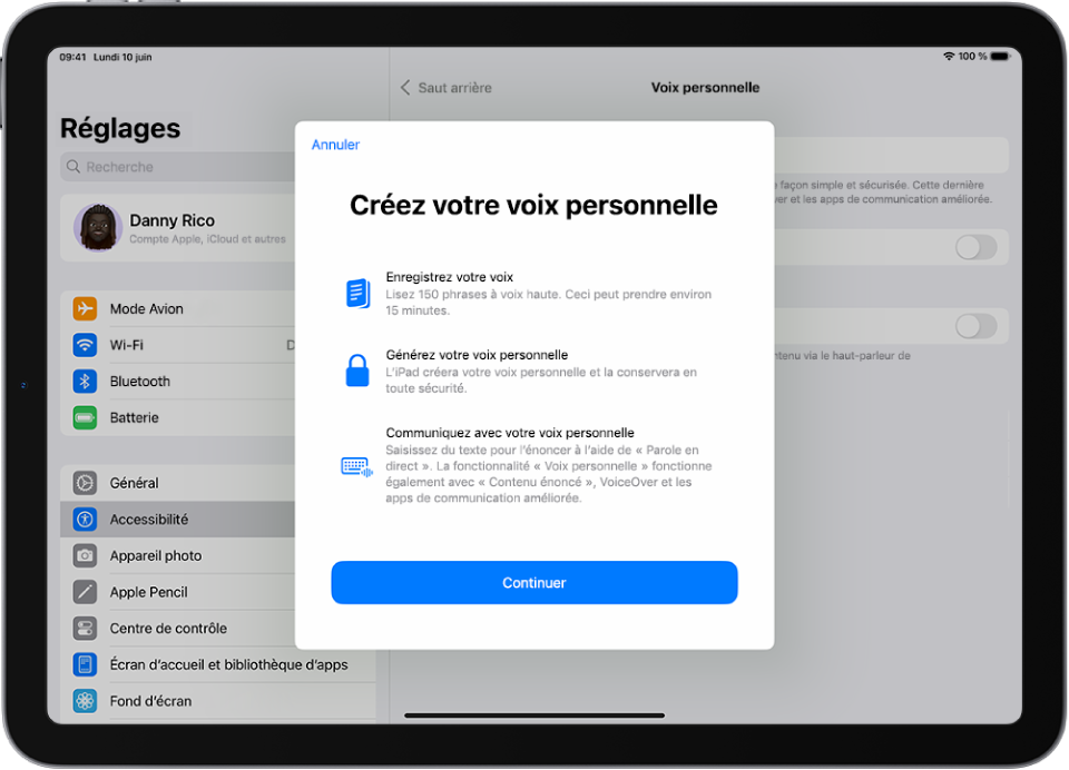 Un iPad avec des informations sur la façon de créer une voix personnelle.