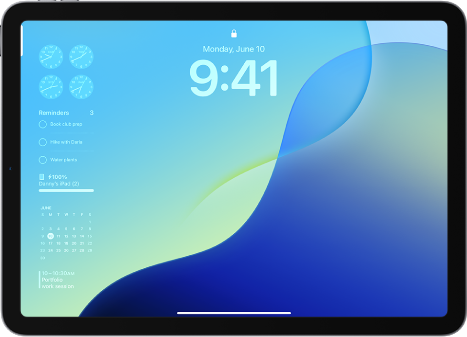 La schermata di blocco di iPad che mostra l’ora, la data e i widget sulla sinistra.