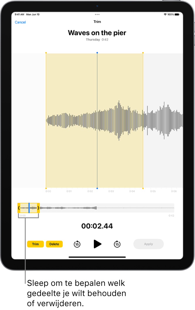 Een opname wordt bewerkt. Onder in het scherm staan de gele inkortgrepen die een deel van de geluidsgolfvorm omsluiten. Links van de afspeelregelaars staan de inkortknop, waarmee je het deel van de opname buiten de grepen verwijdert, en de verwijderknop, waarmee je het deel van de opname binnen de grepen verwijdert.