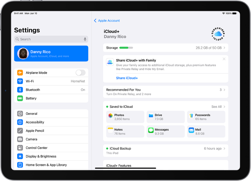 Um ecrã a mostrar as definições de iCloud, incluindo o indicador de armazenamento em iCloud e uma lista de aplicações e funcionalidades, como Fotografias, iCloud Drive, Palavras-passe, Notas, Mensagens e Mail.