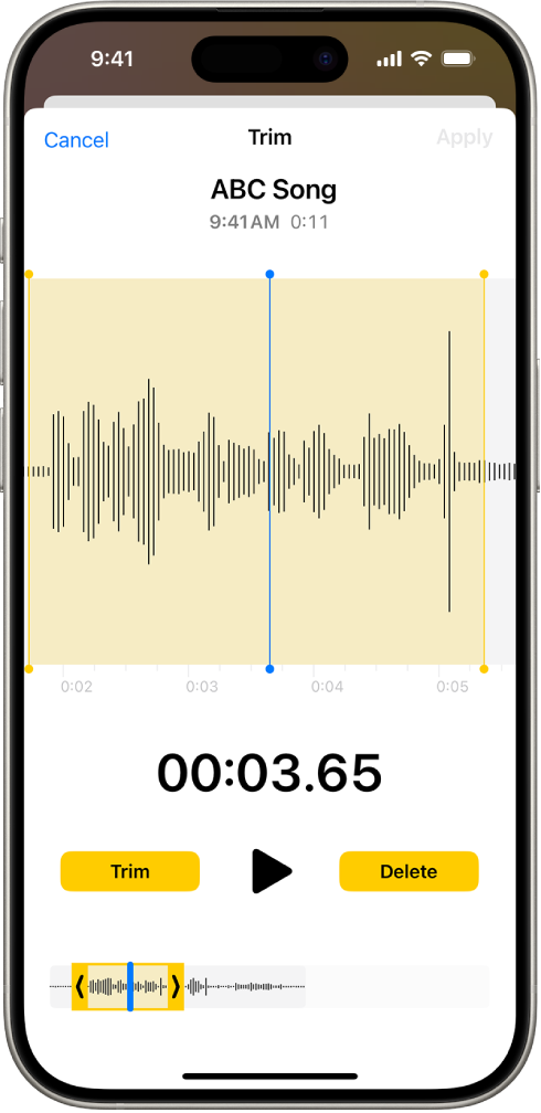 Una grabación que se está editando mediante las manijas amarillas de recorte que separan una porción de la onda de audio en la parte inferior de la pantalla. Debajo de la onda aparecen el botón Reproducir y un temporizador de grabación. Las manijas de recorte se encuentran debajo del botón Reproducir. A cada lado del botón Reproducir están el botón Recortar (para eliminar la parte de la grabación afuera de las manijas) y el botón Eliminar (para eliminar la parte de la grabación dentro de las manijas).