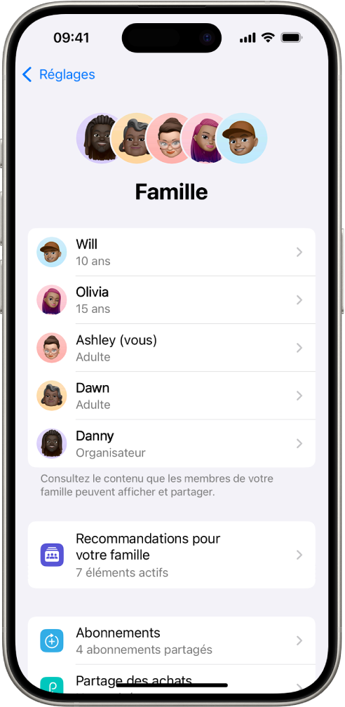 Écran Partage familial dans Réglages. Cinq membres d’une famille sont répertoriés. Sous leur nom se trouvent des recommandations familiales, ainsi que les options Abonnements et « Partage des achats ».