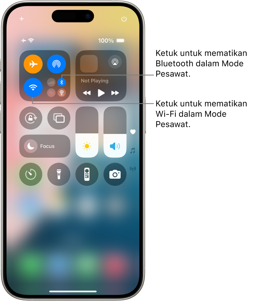 Pusat Kontrol iPhone. Di grup kontrol kiri atas terdapat tombol Mode Pesawat (kiri atas), tombol Wi-Fi (kiri bawah), dan tombol Bluetooth (kanan atas). Mode Pesawat, Wi-Fi, dan Bluetooth dinyalakan. Ketuk tombol Bluetooth untuk mematikan Bluetooth dalam Mode Pesawat. Ketuk tombol Wi-Fi untuk mematikan Wi-Fi dalam Mode Pesawat.