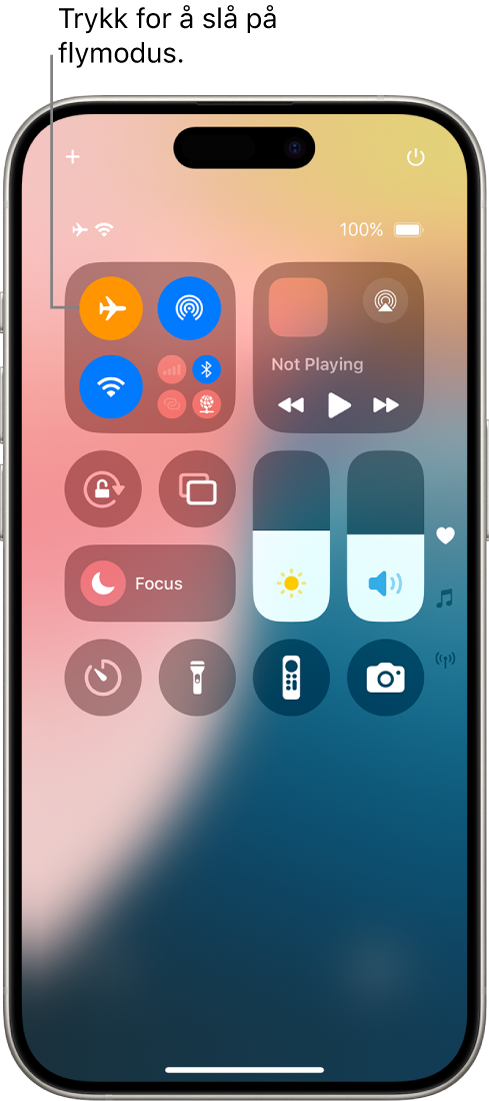Kontrollsenter-skjermen viser at et trykk på knappen øverst til venstre slår på flymodus.