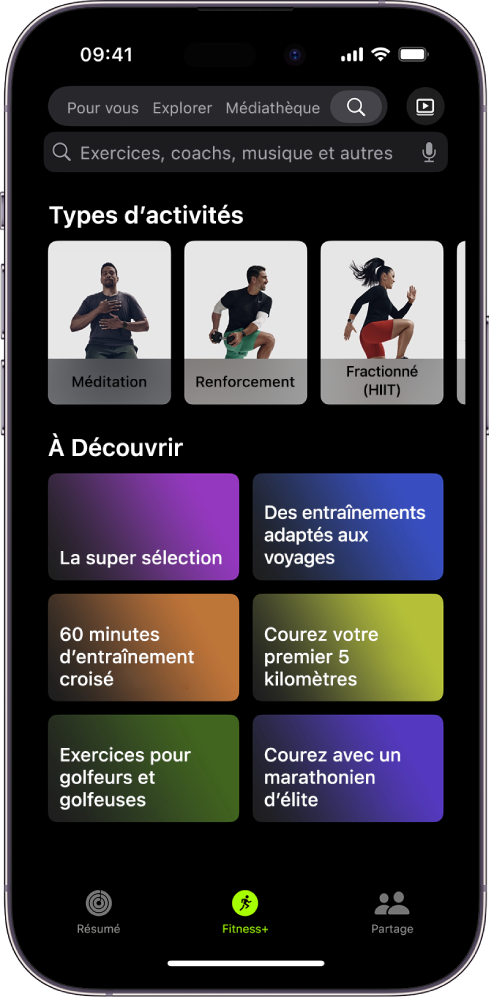 L’écran Recherche d’Apple Fitness+ affichant un champ de recherche en haut. La section « Types d’activité » située en dessous affiche des recommandations de types d’activité. La section Découvrir en dessous affiche six catégories.