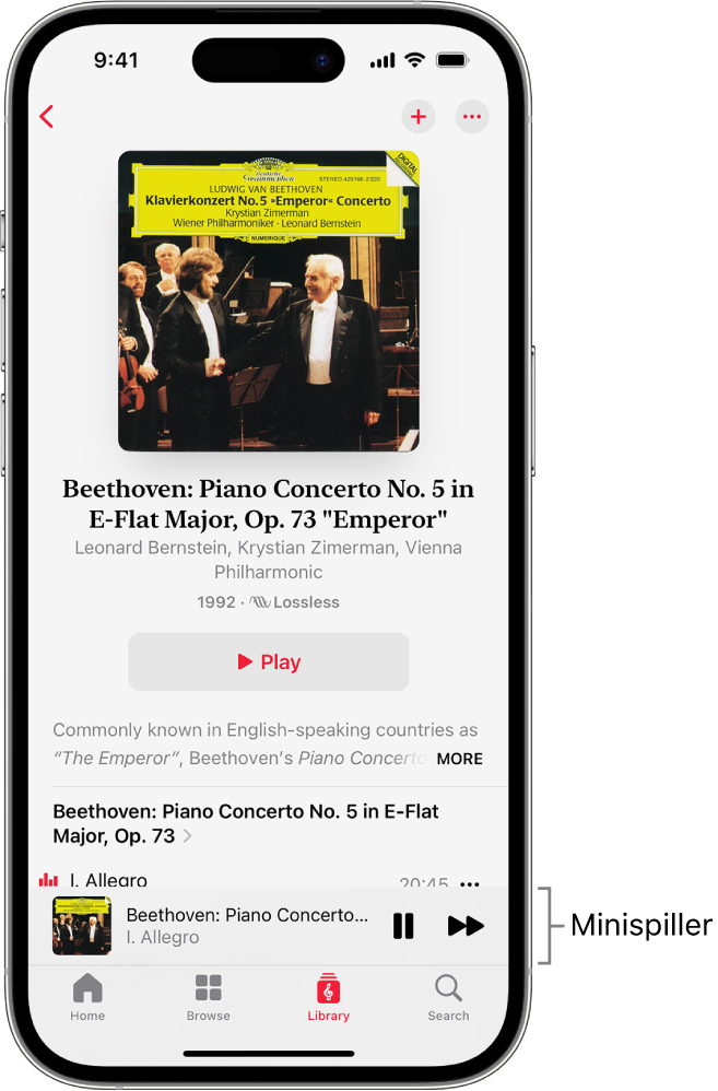 En iPhone som viser minispilleren i Apple Music Classical-appen. Øverst på skjermen vises albumbildet, navnet på verket og en Start avspilling-knapp. Minispilleren vises nederst på skjermen. Nedenfor minispilleren vises knappene Home, Browse, Library og Search.