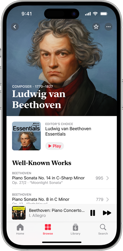 iPhone zobrazujúci stránku skladateľa Ludwiga van Beethovena v Apple Music Classical. Obrazovka ukazuje jeho portrét, výber redakcie konkrétnych symfónií a časť Obľúbené diela. Pod tým je Miniprehrávač, ktorý zobrazuje aktuálne prehrávanú skladbu. Úplne naspodku obrazovky sú tlačidlá Domov, Prechádzať, Knižnica a Hľadať.