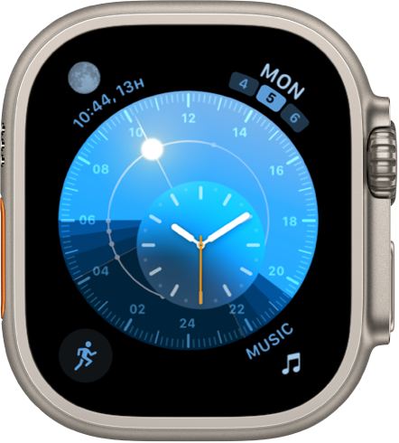 Циферблатът Solar Dial (Слънчев кръг) с кръгъл часовник, който показва положението на слънцето. Вътрешният кръг показва часа в аналогов формат. Показани са четири добавки: Moon (Луна) горе вляво, Calendar (Календар) горе вдясно, Workout (Тренировка) долу вляво и Music (Музика) долу вдясно.