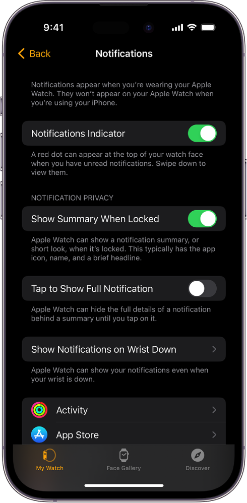 Екранът с известия в приложението Apple Watch на iPhone, показващ източници на известия.