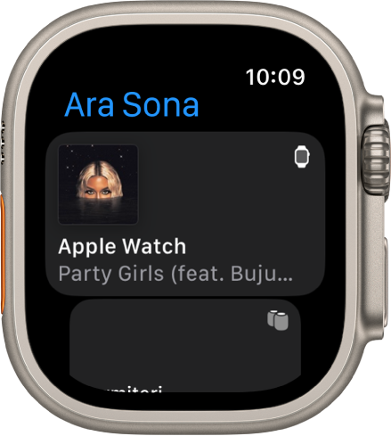 L’app Ara Sona amb una llista de dispositius. La música que es reprodueix a l’Apple Watch es mostra al principi de la llista. A sota hi ha una entrada d’iPhone.