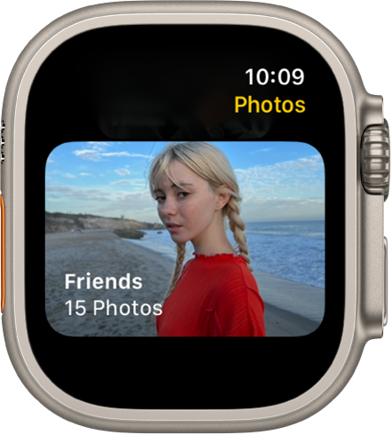 Apple Watchi rakendus Photos, kus kuvatakse album nimega Friends.