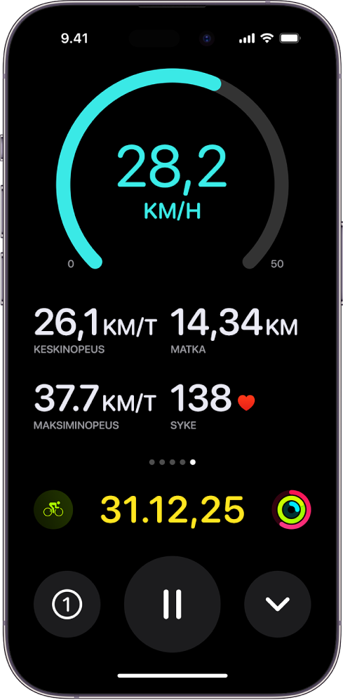 Käynnissä olevassa pyöräilytreenissä näkyvät treenin nopeus, keskinopeus, kuljettu matka, suurin nopeus, syke ja kulunut kokonaisaika live-aktiivisuutena iPhonessa.