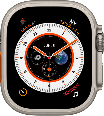 Le cadran Orientation qui montre la complication Altitude en haut à gauche, Horloges en haut à droite, Minuteurs en bas à gauche et Musique en bas à droite. Quatre complications se trouvent au milieu du cadran : Date en haut, Terre à droite, Boussole en bas et Points de cheminement de la boussole à gauche.