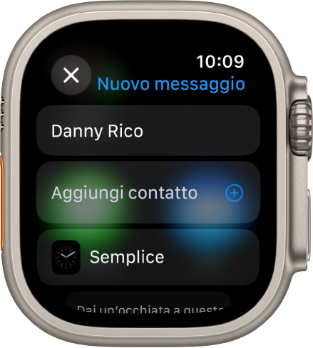 Lo schermo di Apple Watch che mostra un quadrante che condivide un messaggio con il nome del destinatario in alto. Qui sotto c’è il pulsante Aggiungi contatto e il nome del quadrante.
