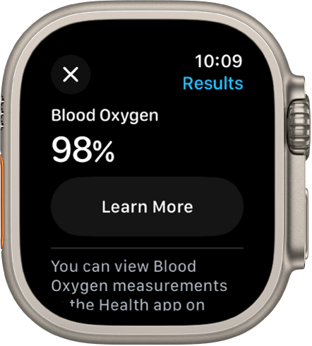 „Blood Oxygen“ rezultatų ekranas, kuriame rodomas kraujo prisotinimas deguonimi 98 procentais. Žemiau yra mygtukas „Learn More“.