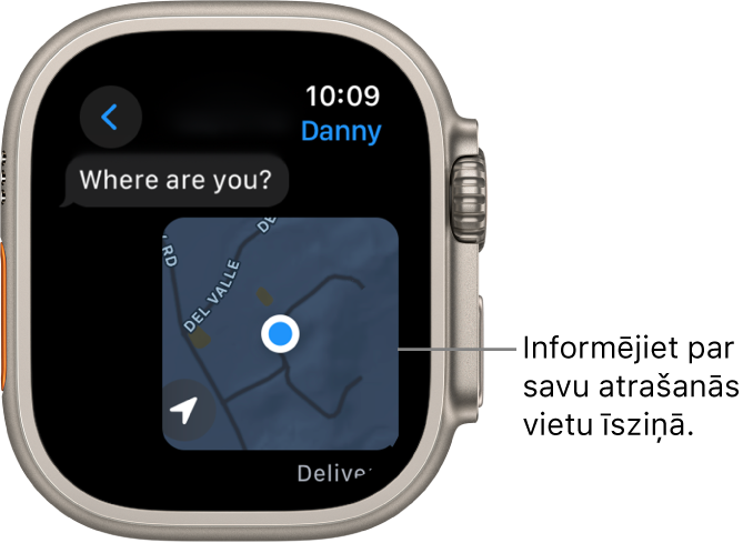 Lietotne Messages ar karti, kurā atzīmēta personas atrašanās vieta.