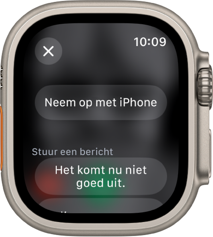 De Telefoon-app met opties voor een inkomend gesprek. Bovenaan staat de knop 'Neem op met iPhone' en daaronder staat een voorgesteld antwoord.