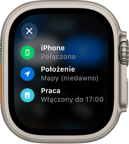 Status w centrum sterowania, informujący, że iPhone jest połączony, aplikacja Mapy używa położenia oraz do godziny siedemnastej włączony jest tryb skupienia Praca.