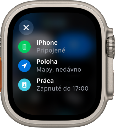 Zobrazenie stavu v Ovládacom centre. iPhone je pripojený, apka Mapy nedávno použila údaje o polohe a do 17:00 je zapnutý režim Môj čas na prácu.