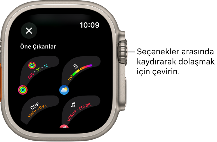 Saat kadranı için öne çıkan komplikasyonları gösteren özelleştirme ekranı. Komplikasyonlara göz atmak için Digital Crown’u çevirin.