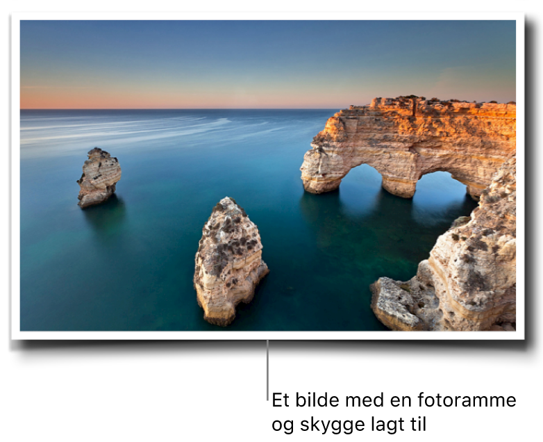 Et bilde med en bilderamme og skygge ble lagt til.