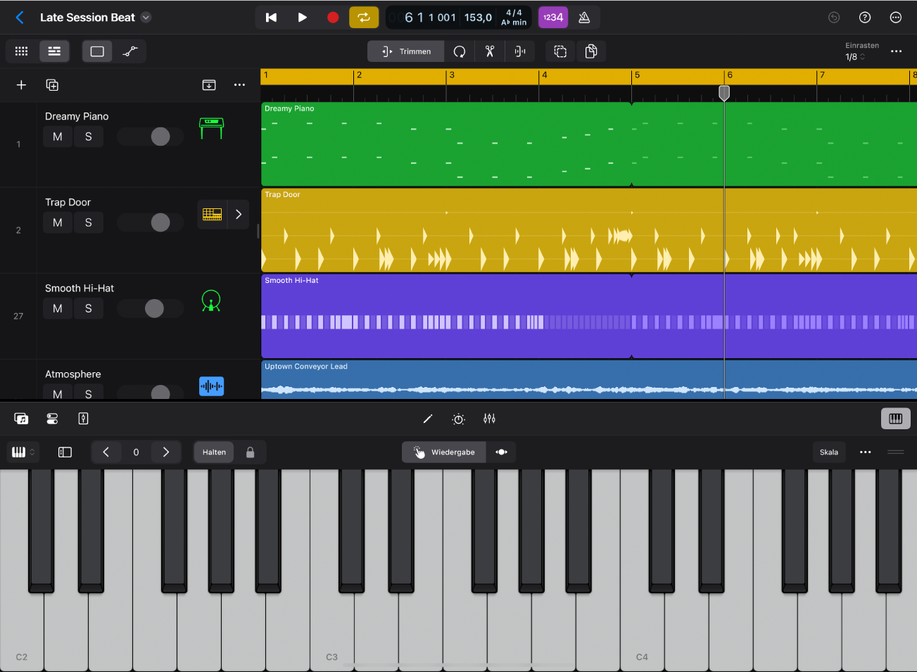 Abbildung. Logic Pro für iPad mit der geöffneten Spieloberfläche „Keyboard“.