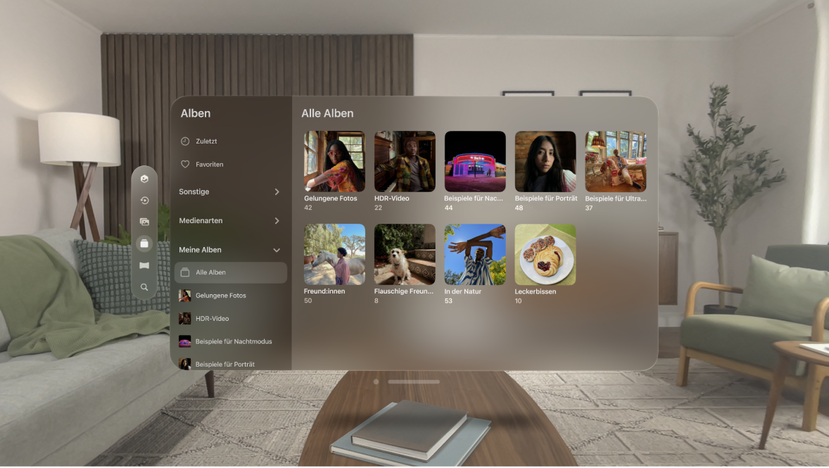 Die App „Fotos“ auf der Apple Vision Pro mit verschiedenen Alben und Optionen, darunter „Medientypen“ und „Zuletzt“.