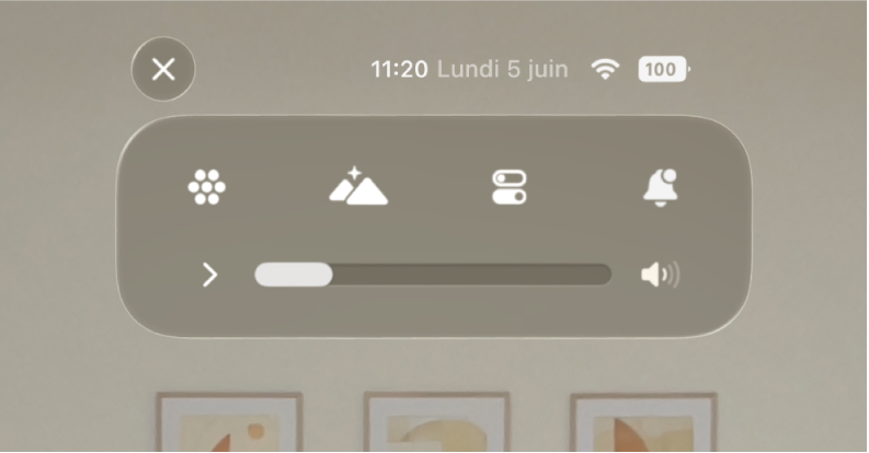 Centre de contrôle sur l’Apple Vision Pro, avec un curseur de volume et un bouton pour voir d’autres options de volume.