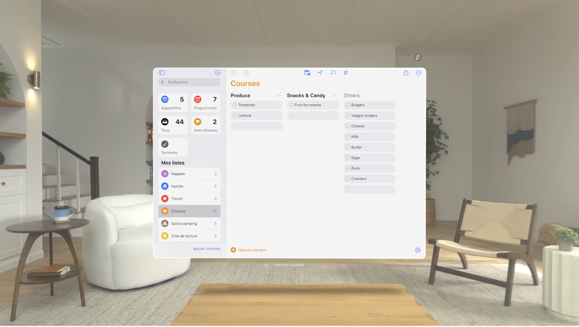 L’app Rappels dans l’Apple Vision Pro, avec une liste de rappels répartis dans différentes colonnes.