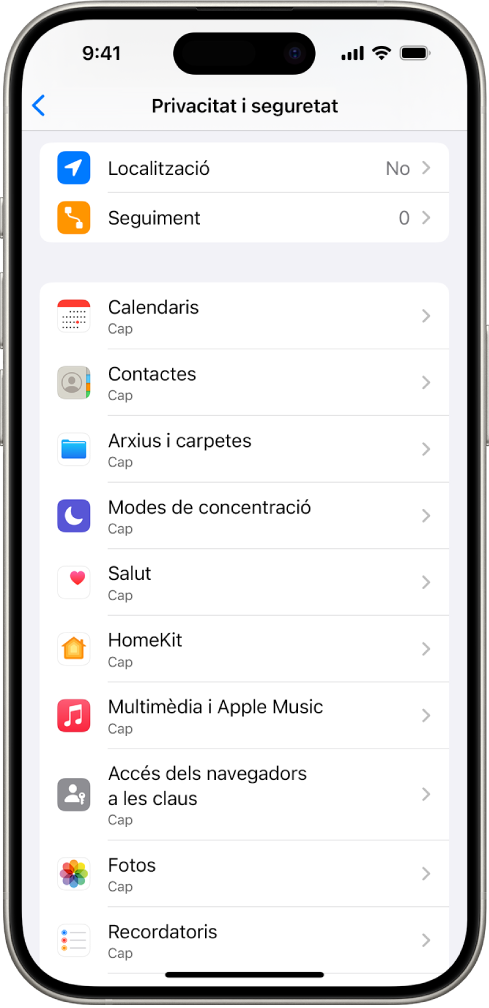 Un iPhone amb la pantalla de privacitat i seguretat de l’app Configuració.