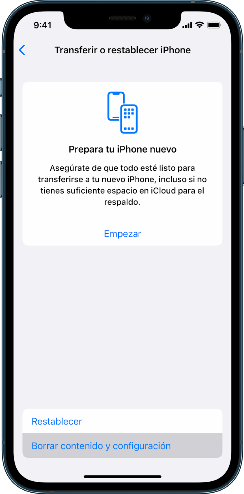 Pantalla de un iPhone mostrando la opción Borrar contenido y configuración seleccionada.