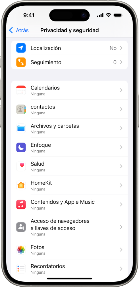 Un iPhone mostrando la pantalla Privacidad y seguridad de la app Configuración.