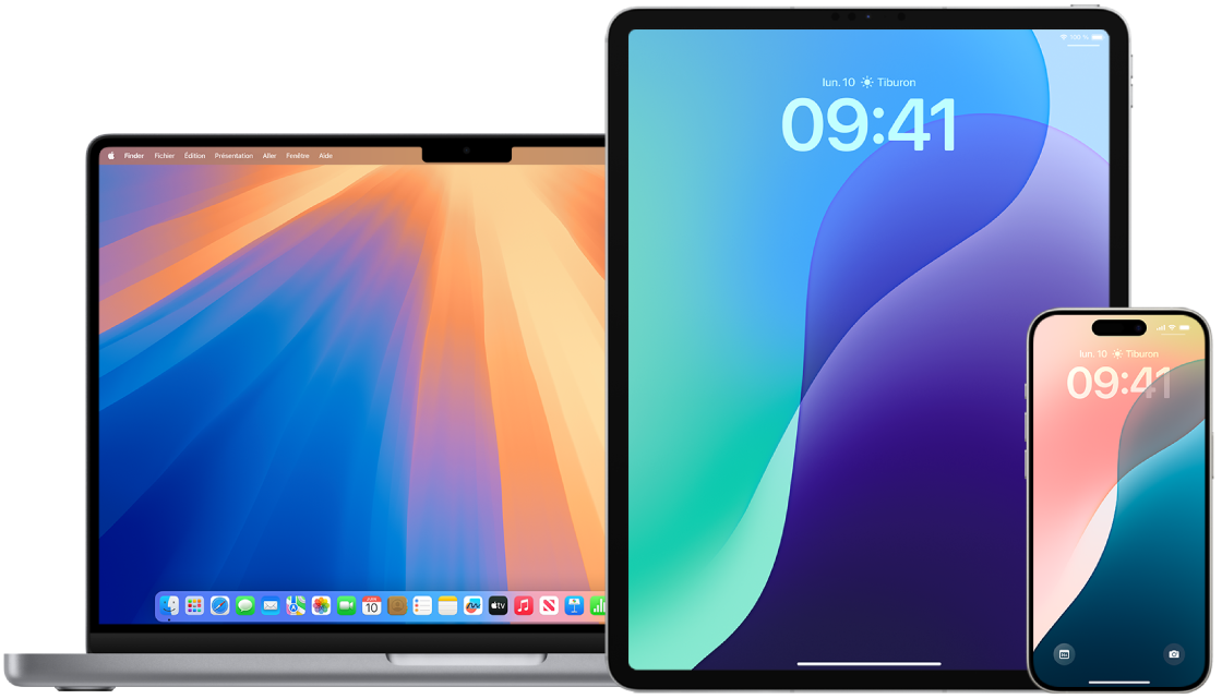 Un MacBook Pro, un iPad et un iPhone.