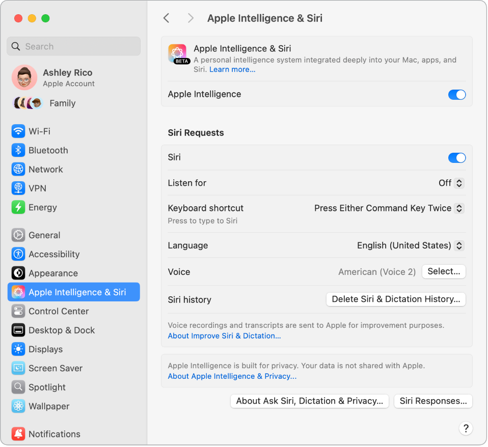 Прозорец за настройки на Apple Intelligence и Siri с избрана опция Siri, както и няколко опции за персонализиране на Siri вдясно