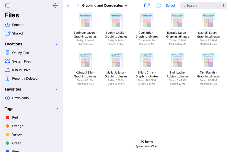 La carpeta Tareas de Clase > Matemáticas > Gráficas y coordenadas de iCloud Drive, que contiene diez archivos de Keynote de estudiantes.