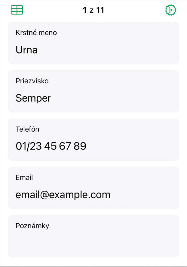 Jeden záznam vo formulári s poliami pre meno, telefónne číslo, email a ďalšie informácie. Zobrazujú sa tiež ovládacie prvky na zobrazenie prepojenej tabuľky a nastavenie formulára.