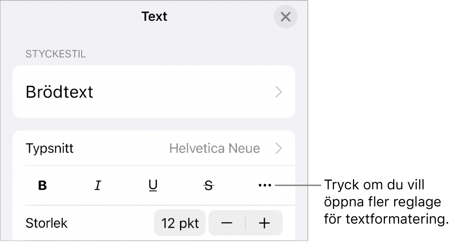 Fliken Text i formatreglagen, med en linje som pekar på knappen Fler textalternativ.