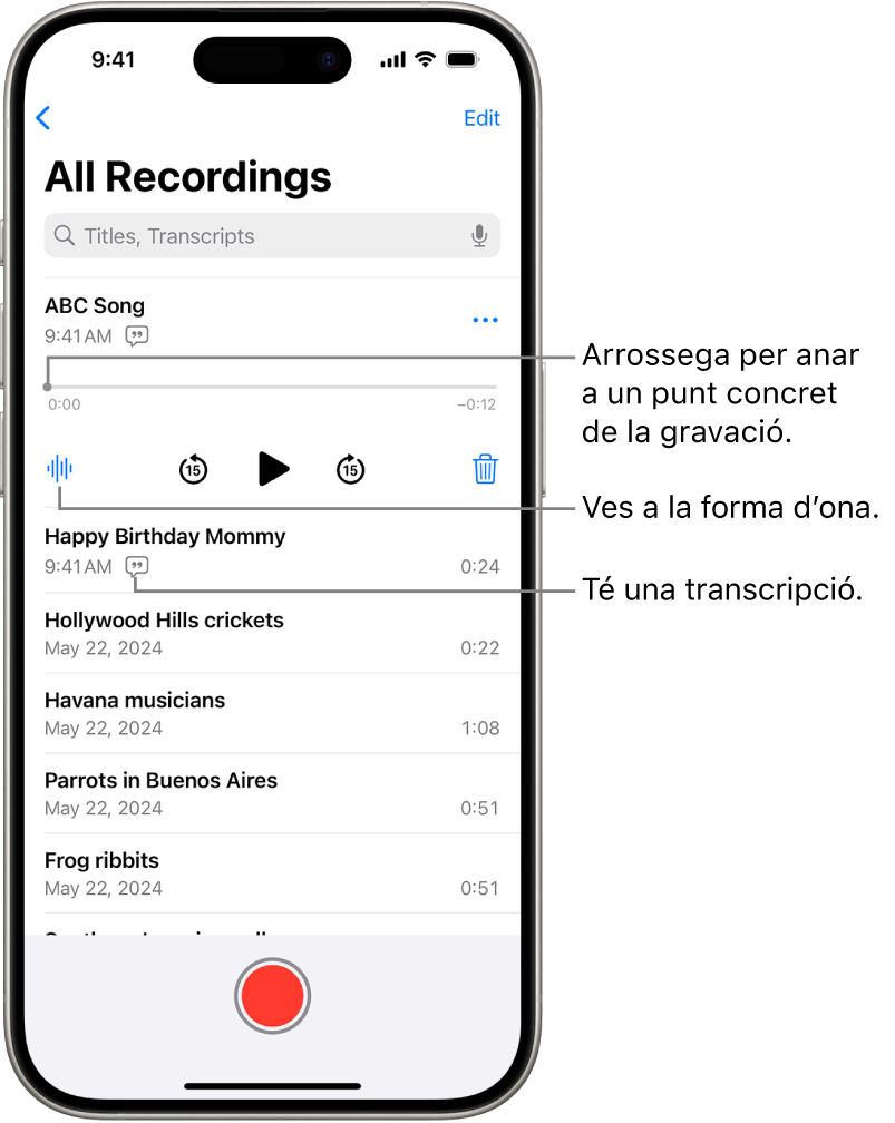 Pantalla de la llista de l’app Notes de Veu amb una gravació seleccionada a la part superior. La línia de temps de la gravació té un cursor de reproducció que pots arrossegar fins a un punt específic de la gravació. Els controls de reproducció són a sota de la línia de temps.