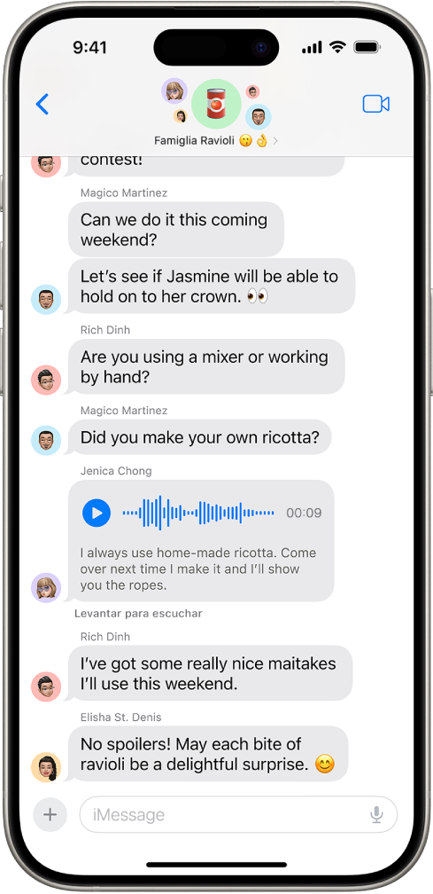 Conversación de grupo en la app Mensajes.