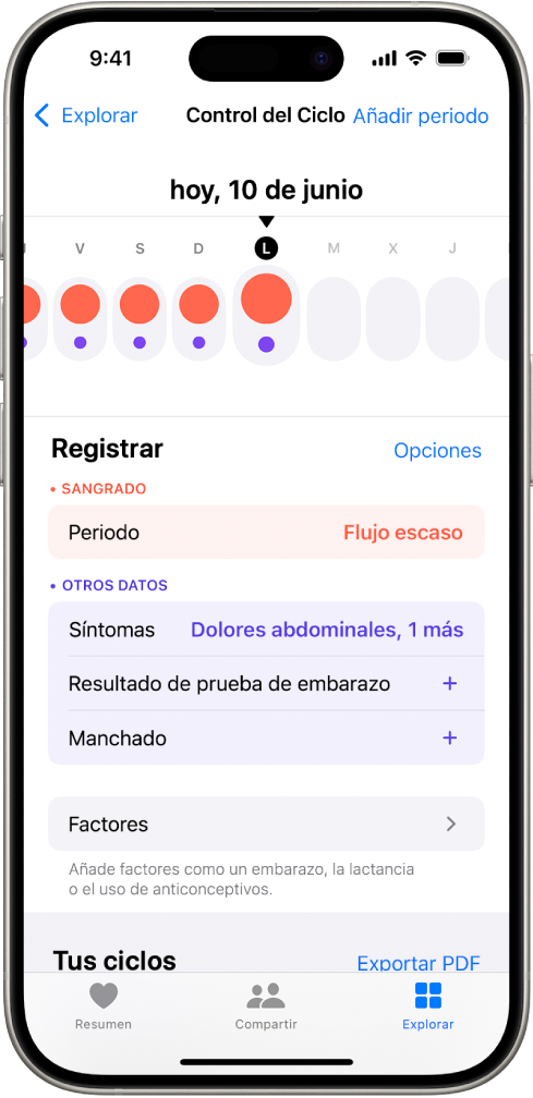 Pantalla “Control del ciclo” con la línea de tiempo de una semana en la parte superior de la pantalla. Los círculos rojos opacos y los puntos morados marcan los primeros 5 días en la línea de tiempo. Debajo de la línea de tiempo hay opciones para añadir información sobre periodos, síntomas y más.