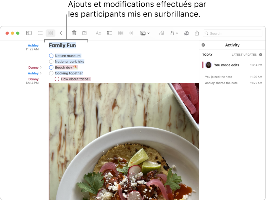 Une note avec une liste à cocher affichant une liste d’activités familiales. Les modifications d’un autre participant sont surlignées.