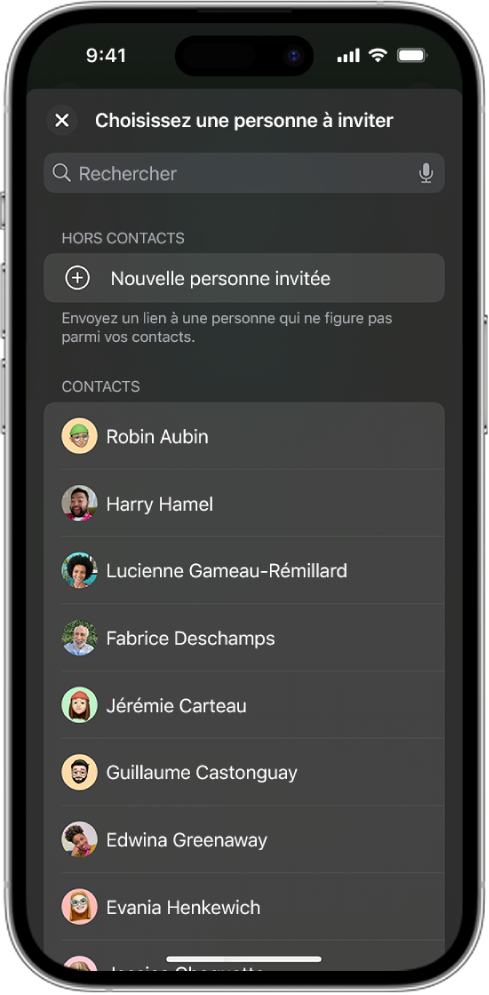 L’écran Envoyer les invitations et une liste de contacts sur un iPhone
