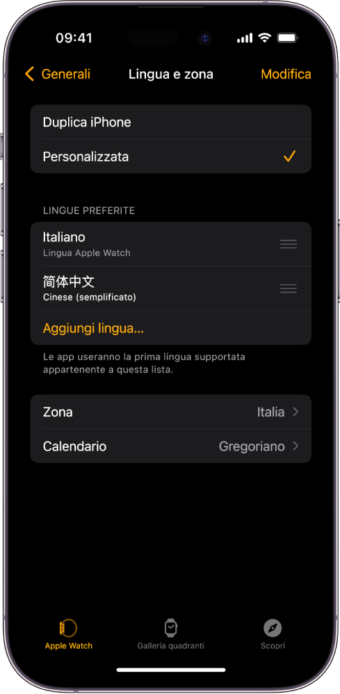 La schermata “Lingua e zona” nell’app Watch con inglese e spagnolo sotto alle lingue preferite.