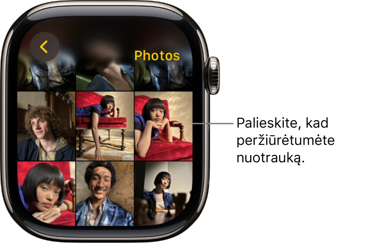 Pagrindinis „Apple Watch“ programos „Photos“ ekranas, kurio tinklelyje rodomos kelios nuotraukos.