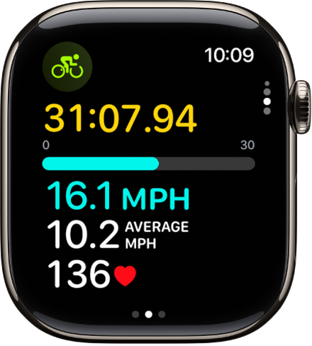 Um treino de bicicleta em curso com o dempo decorrido do treino, velocidade, velocidade média e frequência cardíaca.