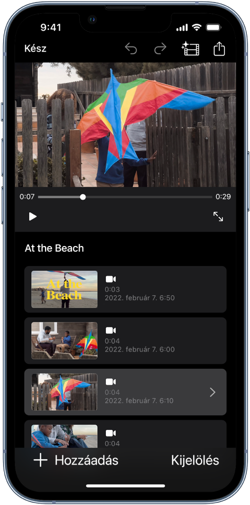 Egy Varázsfilm projekt az iPhone iMovie alkalmazásában.