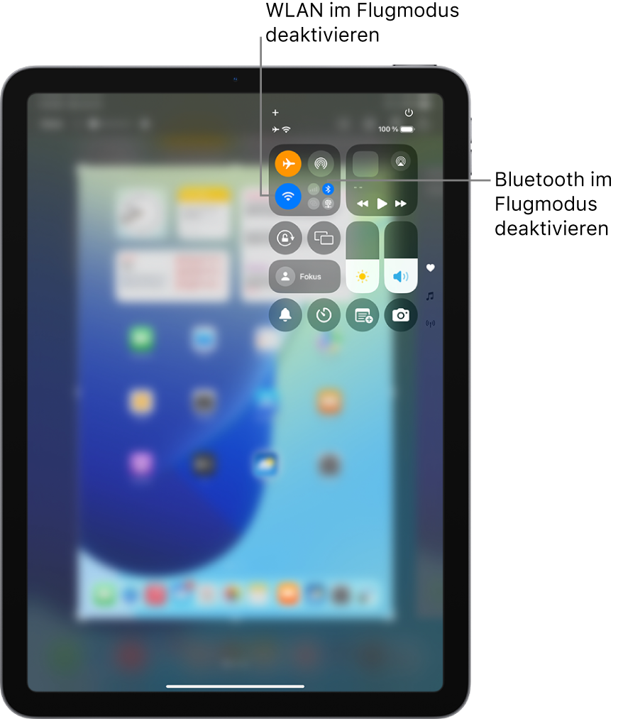 Das iPad-Kontrollzentrum zeigt, dass „Flugmodus“ aktiviert ist. Die Tasten zum Deaktivieren von „WLAN“ und „Bluetooth“ befinden links oben im Kontrollzentrum. Tippe auf das Symbol „Bluetooth“, um Bluetooth im Flugmodus zu deaktivieren. Tippe auf das Symbol „WLAN“, um WLAN im Flugmodus zu deaktivieren.