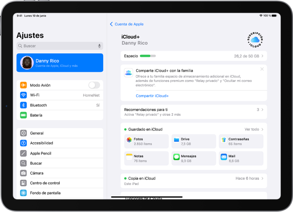 Una pantalla muestra los ajustes de iCloud, incluido el medidor de almacenamiento de iCloud y una lista de las apps y funciones tales como Fotos, iCloud Drive, Contraseñas, Notas, Mensajes y Mail.